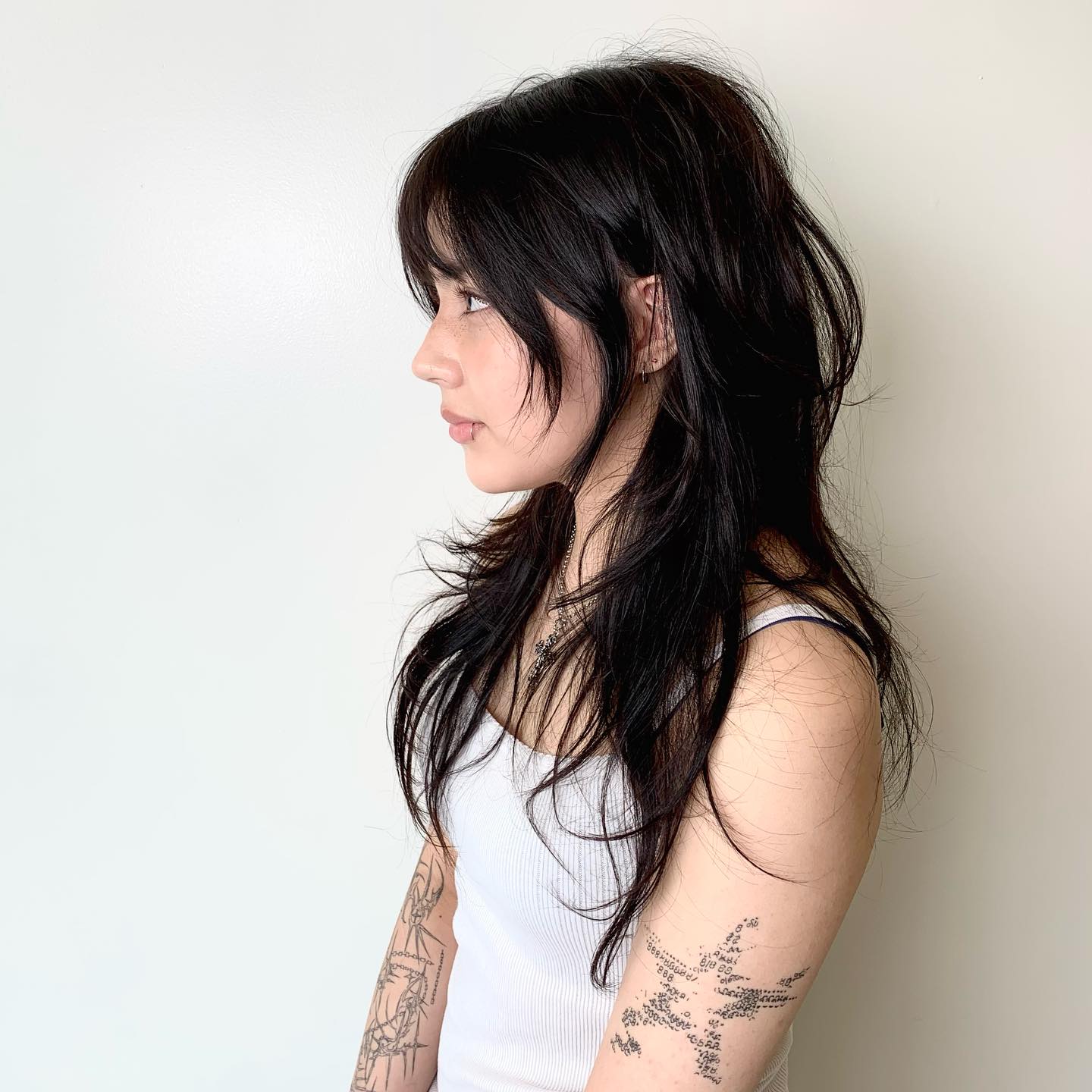 Collarbone Dark Brown Wolf Cut With Soft Waves Collarbone Dark Brown Wolf Cut With Soft Waves — Long Wolf Cut