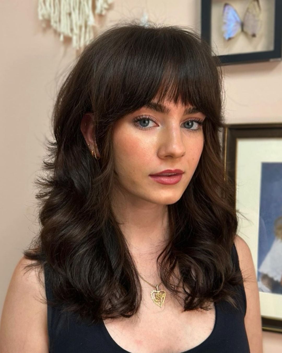 Collarbone Wolf Cut With Dark Brown Full Bangs Collarbone Wolf Cut With Dark Brown Full Bangs — Long Wolf Cut