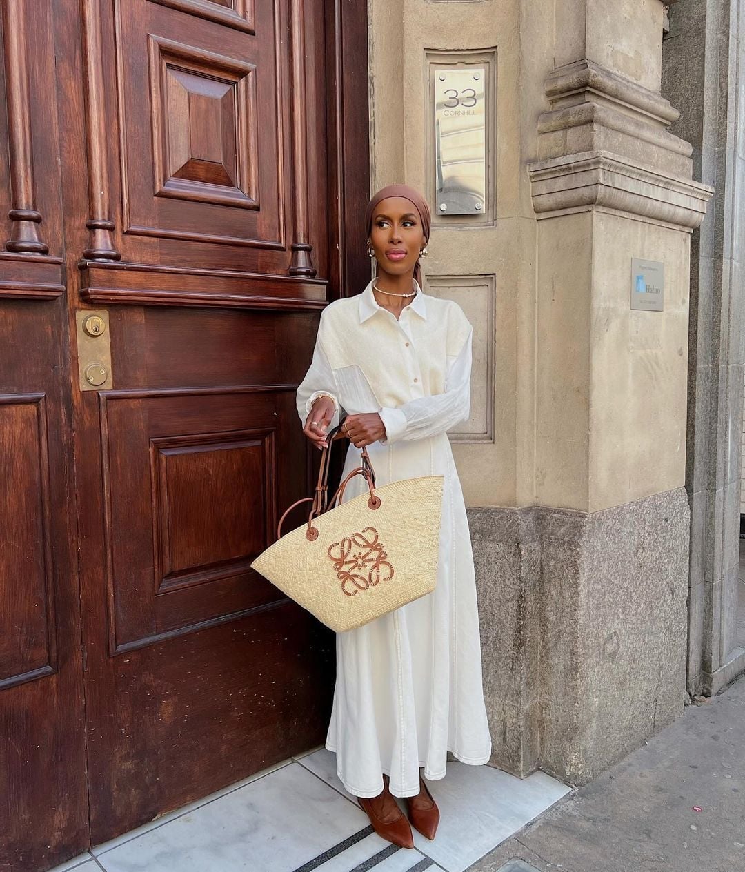 White Linen Shirt Dress with Brown Headscarf White Linen Shirt Dress with Brown Headscarf — Luxury Outfits