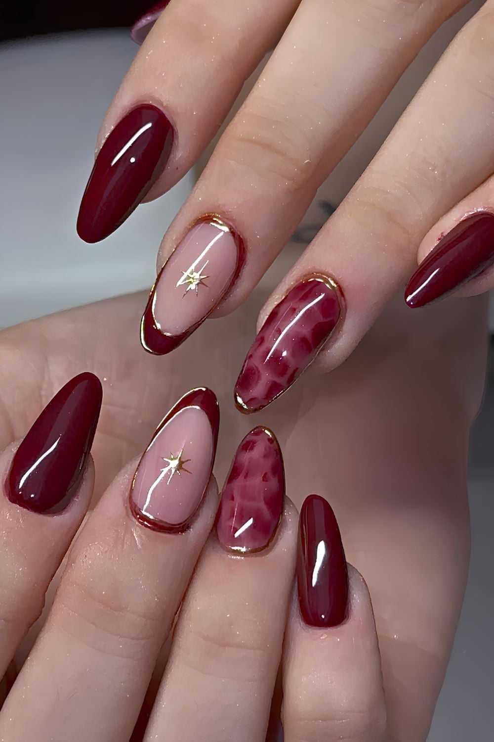 Long Stiletto Aura Nails with Gold Foil Long Stiletto Aura Nails with Gold Foil — Maroon Nails