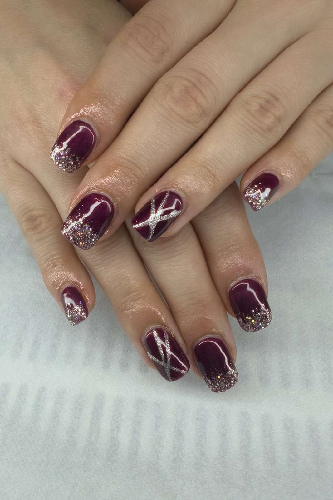 Short Oval Silver Glitter French Cross Short Oval Silver Glitter French Cross — Maroon Nails