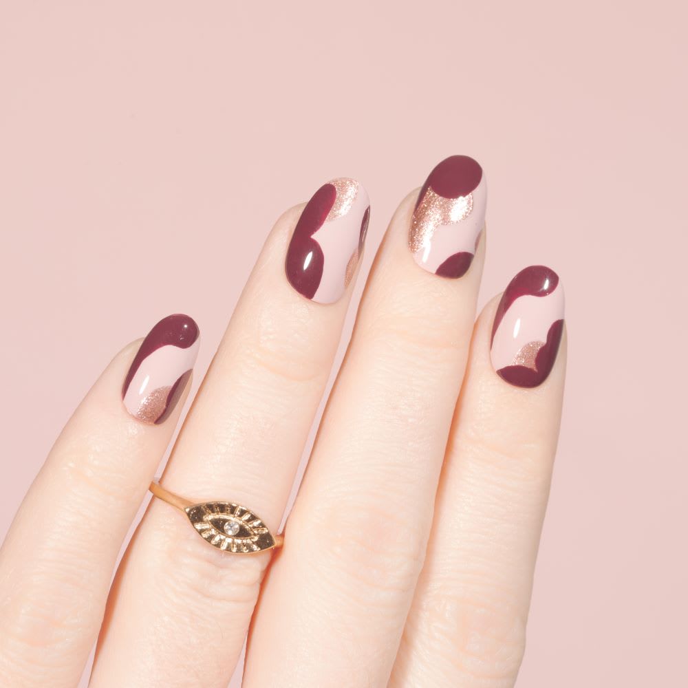 Short Oval Abstract Maroon Glitter Short Oval Abstract Maroon Glitter — Maroon Nails