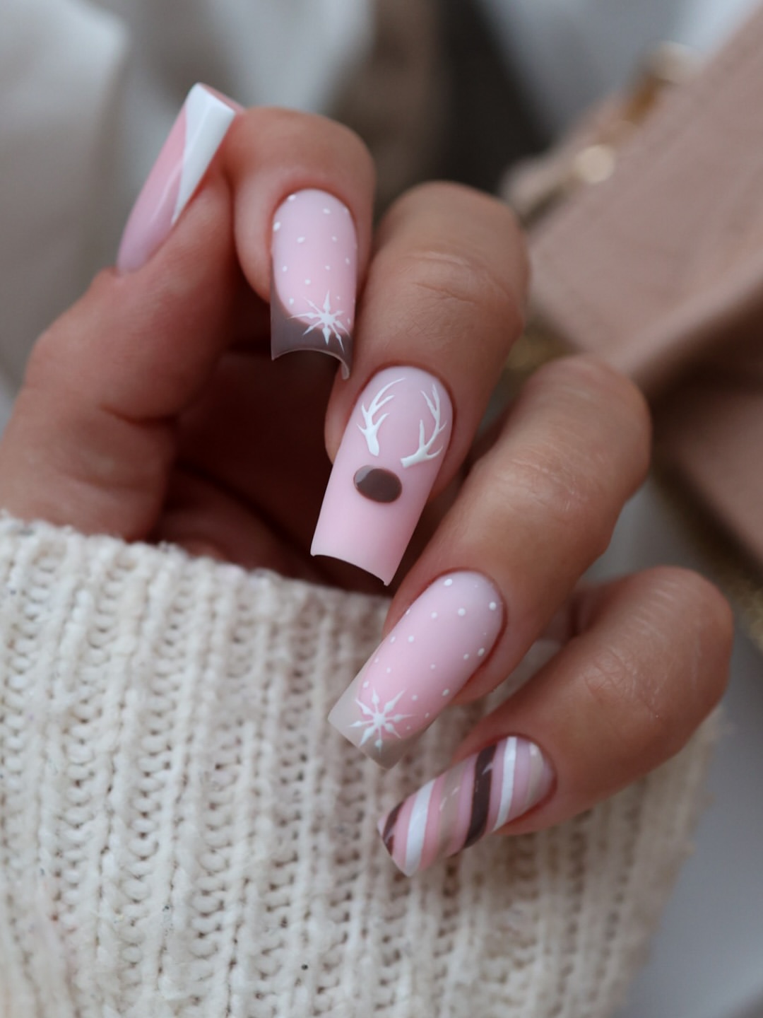 Matte Pink Reindeer & Snowflakes Coffin Nails