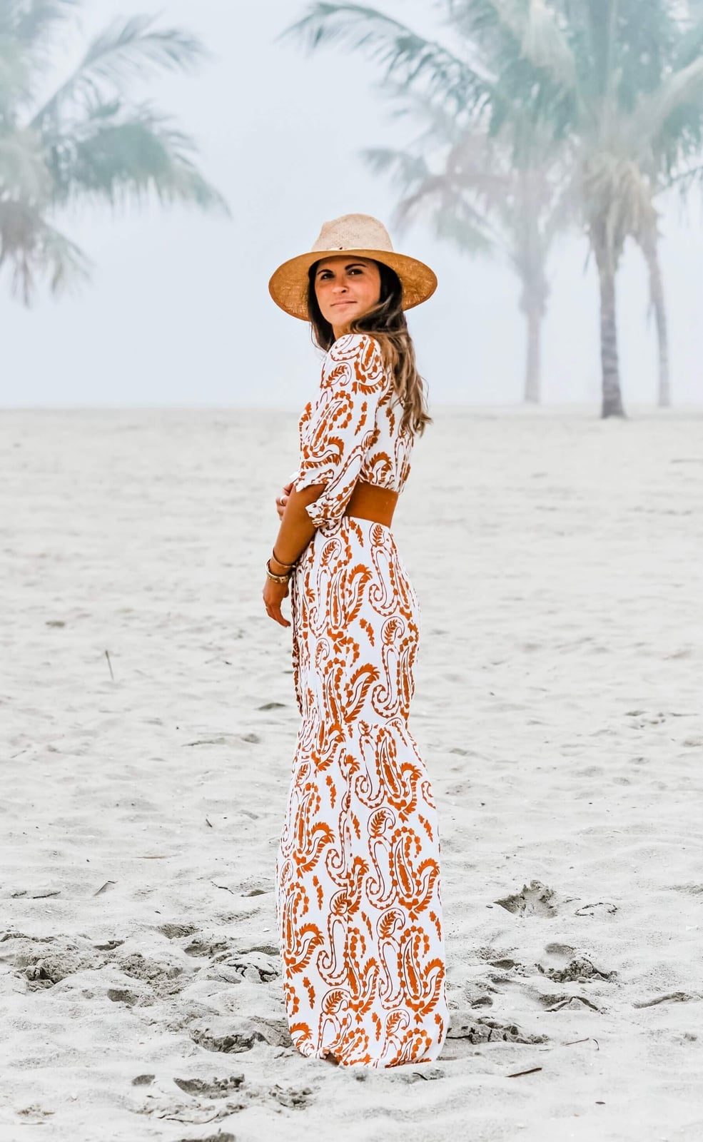 White Paisley Print Maxi Dress With Brown Belt White Paisley Print Maxi Dress With Brown Belt — Maxi Dresses Outfit