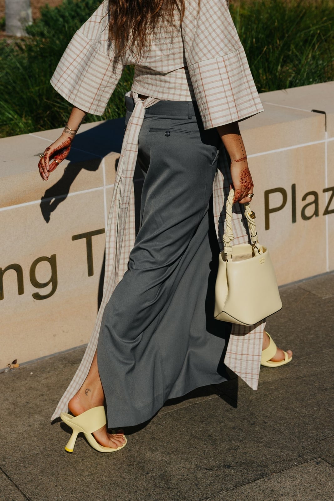 Gray Wide Leg Trousers Styled As A Maxi Skirt Gray Wide Leg Trousers Styled As A Maxi Skirt — Maxi Skirt Outfits