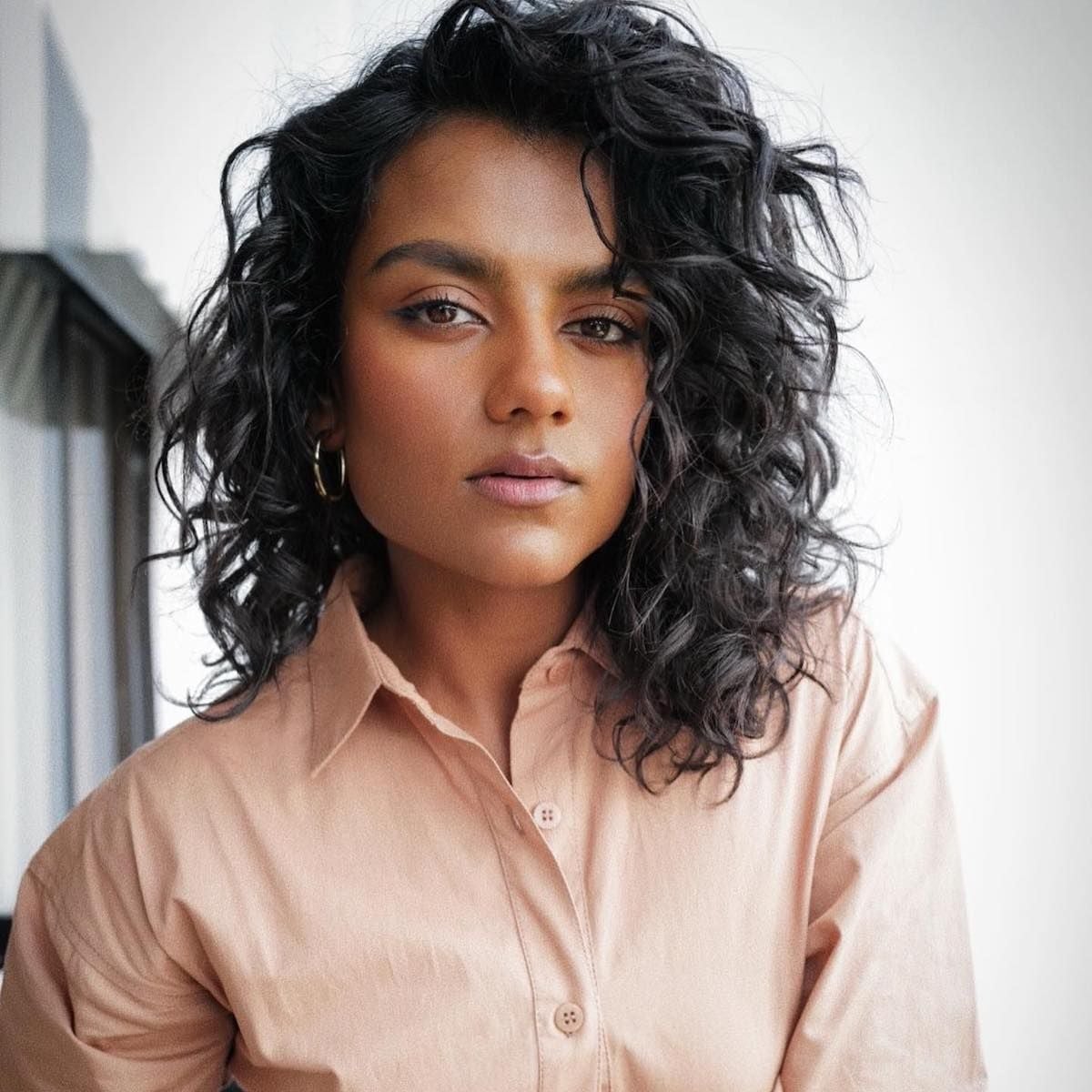 Collarbone Curly Layers With Volume Collarbone Curly Layers With Volume — Medium Hair