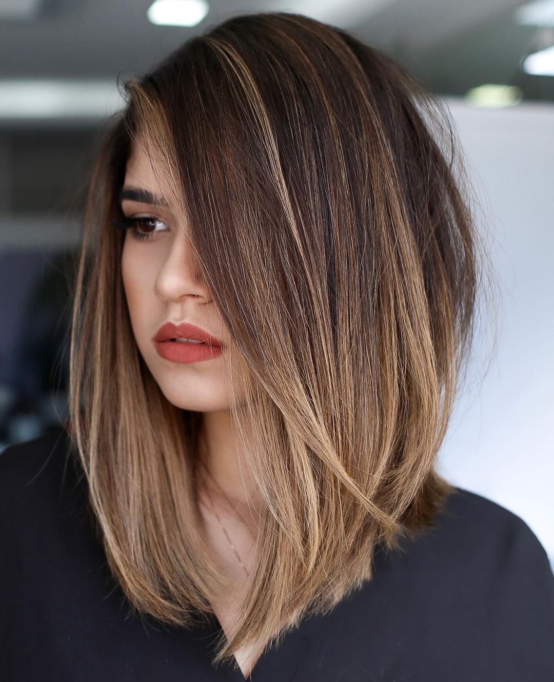 Collarbone Angled Bob No Bangs Collarbone Angled Bob No Bangs — Medium Hair