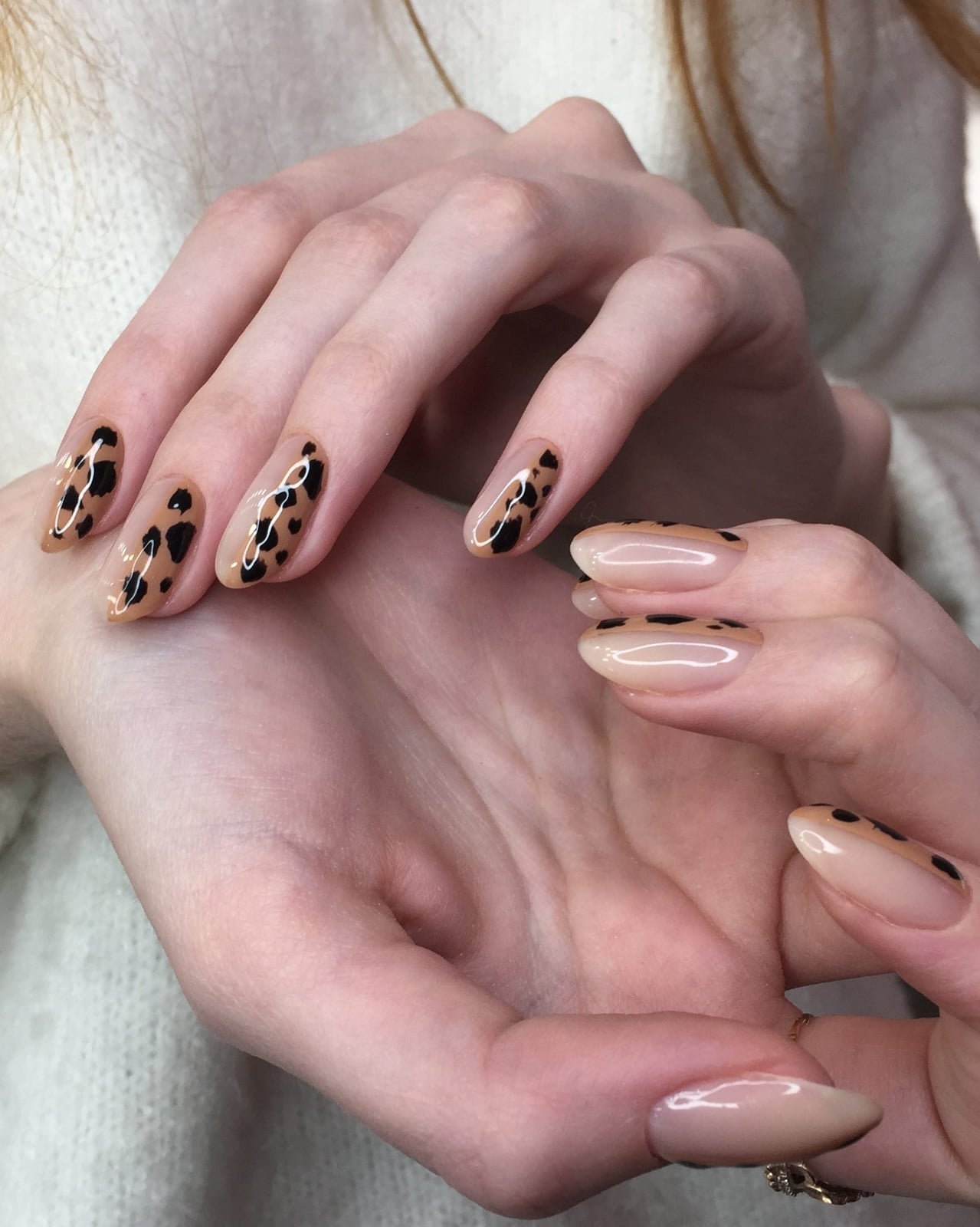 Tan Oval Nails With Black Tortoiseshell Pattern Tan Oval Nails With Black Tortoiseshell Pattern — Medium Nails