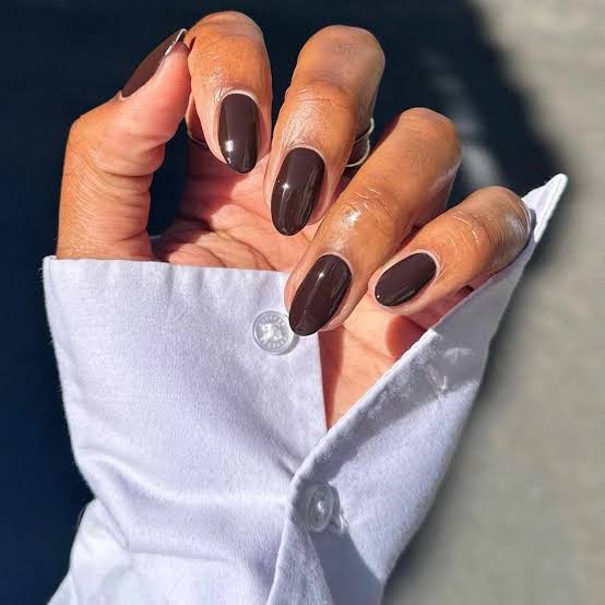 Sheer Nude Soft Square Nails With Thin White French Tip Sheer Nude Soft Square Nails With Thin White French Tip — Medium Nails