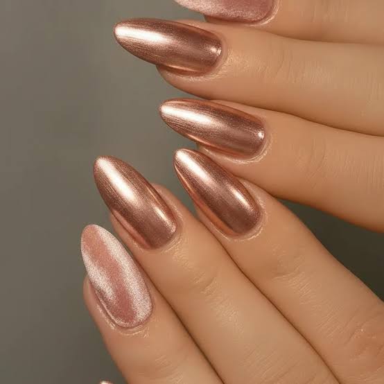 Medium Almond Rose Gold Chrome Nails, Full Nail Coverage Medium Almond Rose Gold Chrome Nails, Full Nail Coverage — Metallic Nails