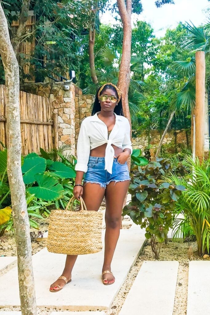 White Knotted Shirt with Denim Shorts and Gold Sandals White Knotted Shirt with Denim Shorts and Gold Sandals — Mexico Outfits