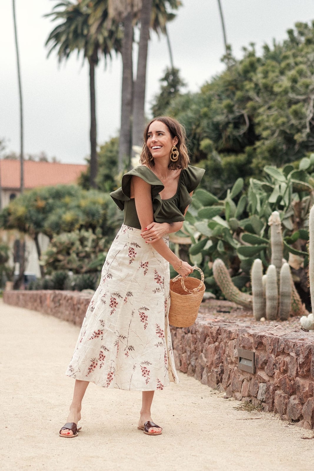 Cream floral print midi skirt with olive green top Cream floral print midi skirt with olive green top — Midi Skirt Outfits