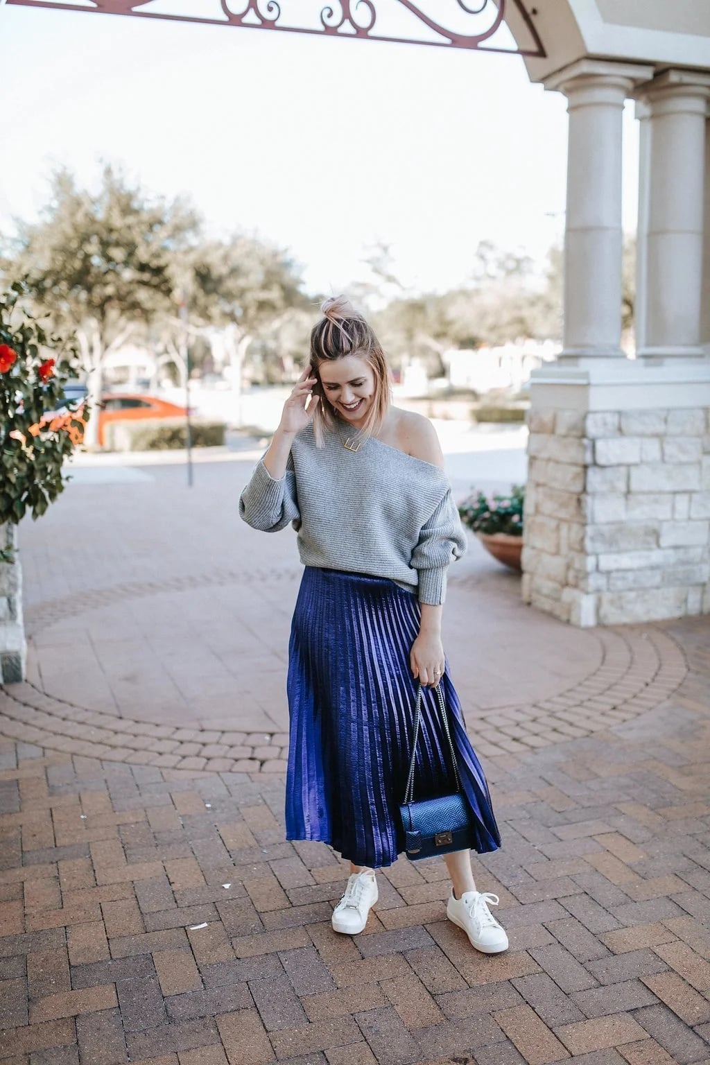 Royal blue metallic pleated midi skirt with gray sweater Royal blue metallic pleated midi skirt with gray sweater — Midi Skirt Outfits