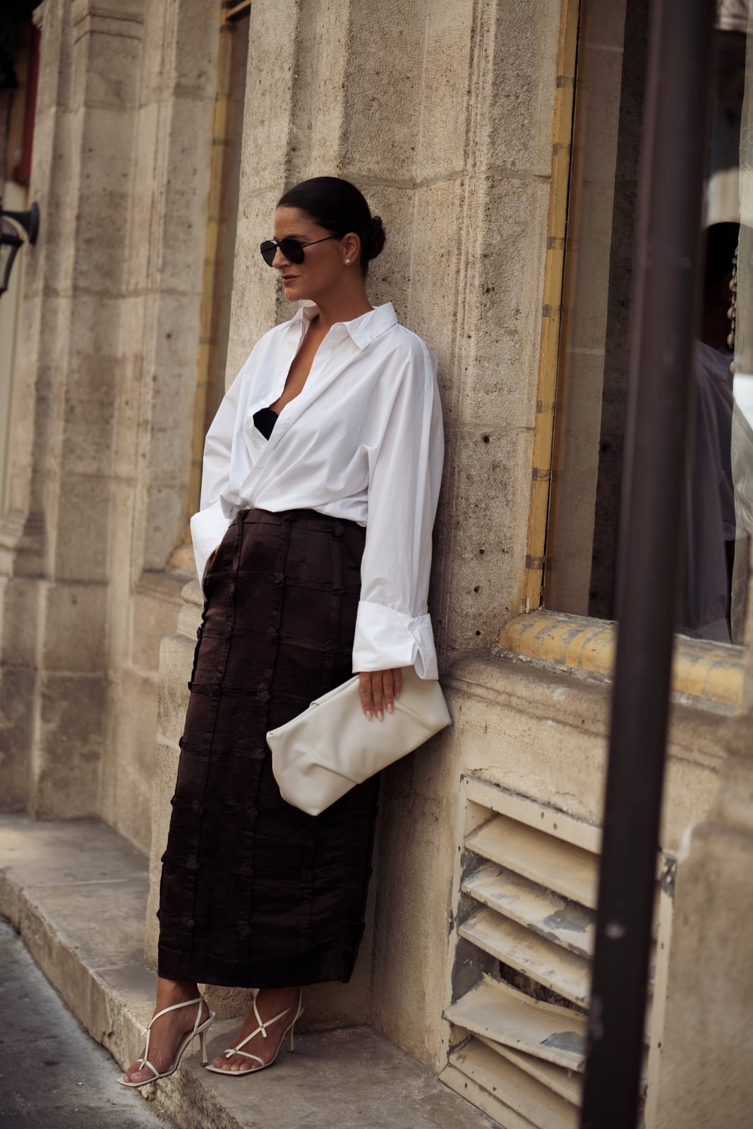 Textured brown midi skirt with oversized white button-down Textured brown midi skirt with oversized white button-down — Midi Skirt Outfits