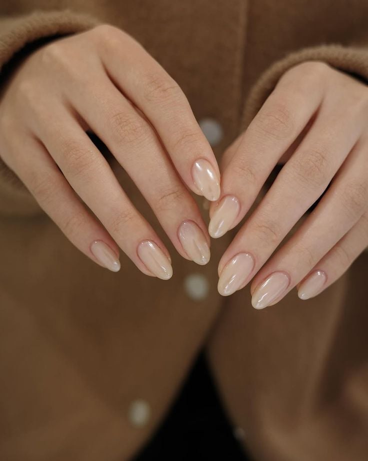 Medium Oval Sheer Beige With Subtle Chrome Finish Medium Oval Sheer Beige With Subtle Chrome Finish — Minimalist Nails