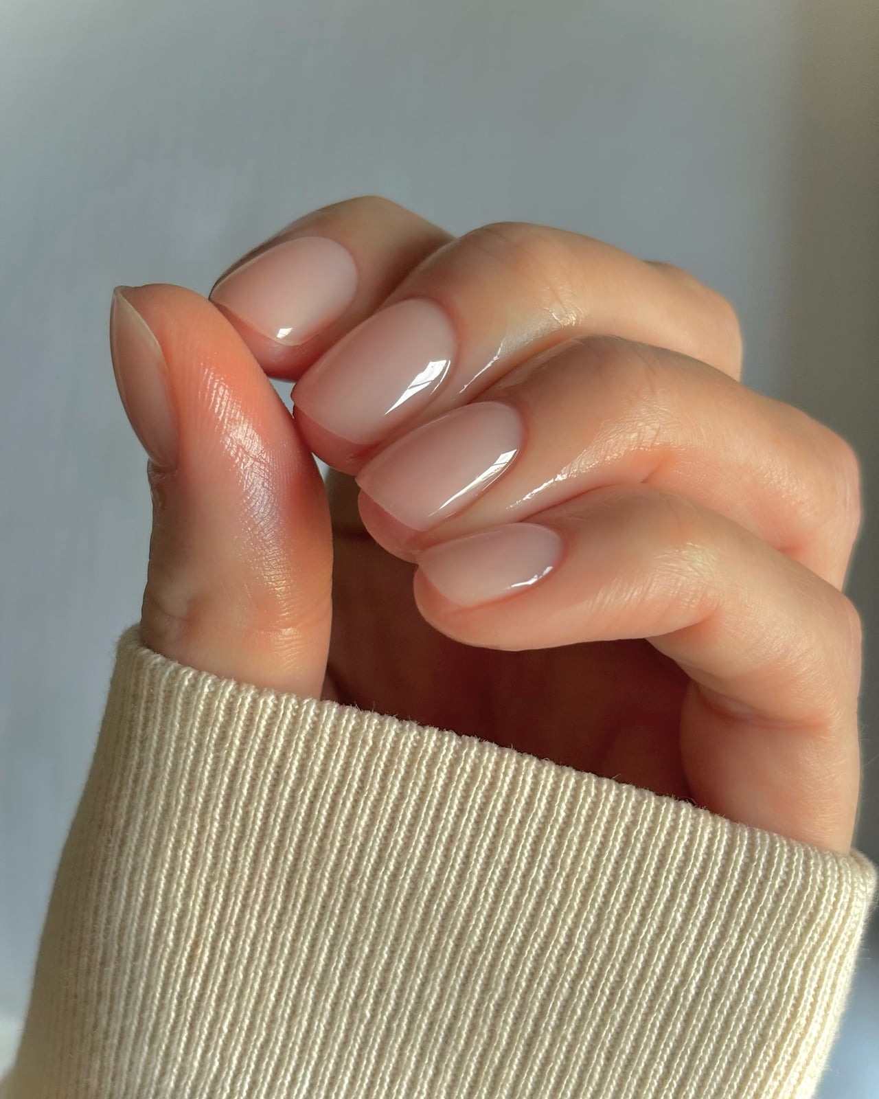 Short Oval Sheer Nude Glossy Nails Short Oval Sheer Nude Glossy Nails — Minimalist Nails