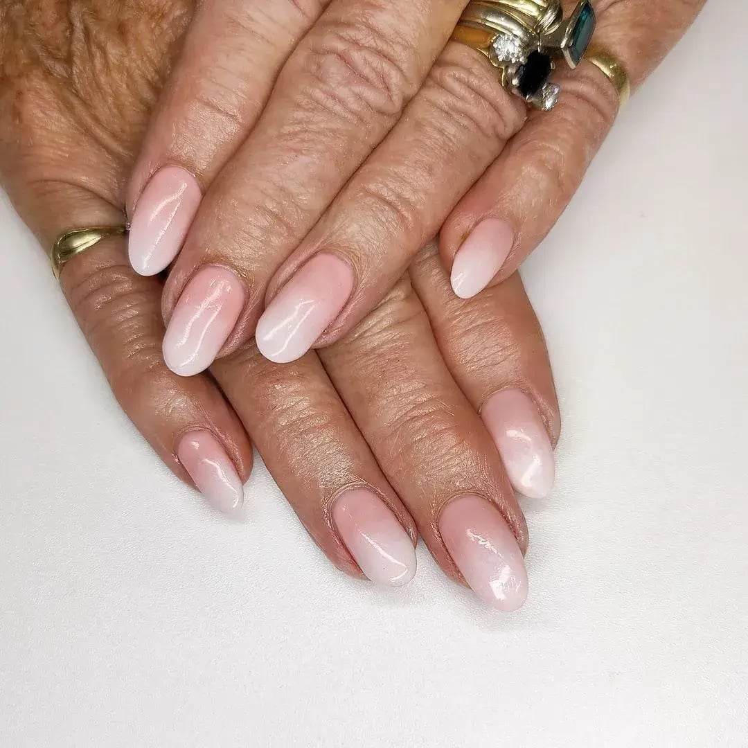 Classic Ombre Medium Oval Manicure, овал Classic Ombre Medium Oval Manicure, овал — Mom Nails