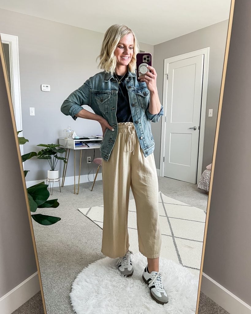 Denim Jacket With Beige Wide Leg Pants Denim Jacket With Beige Wide Leg Pants — Mom Outfits