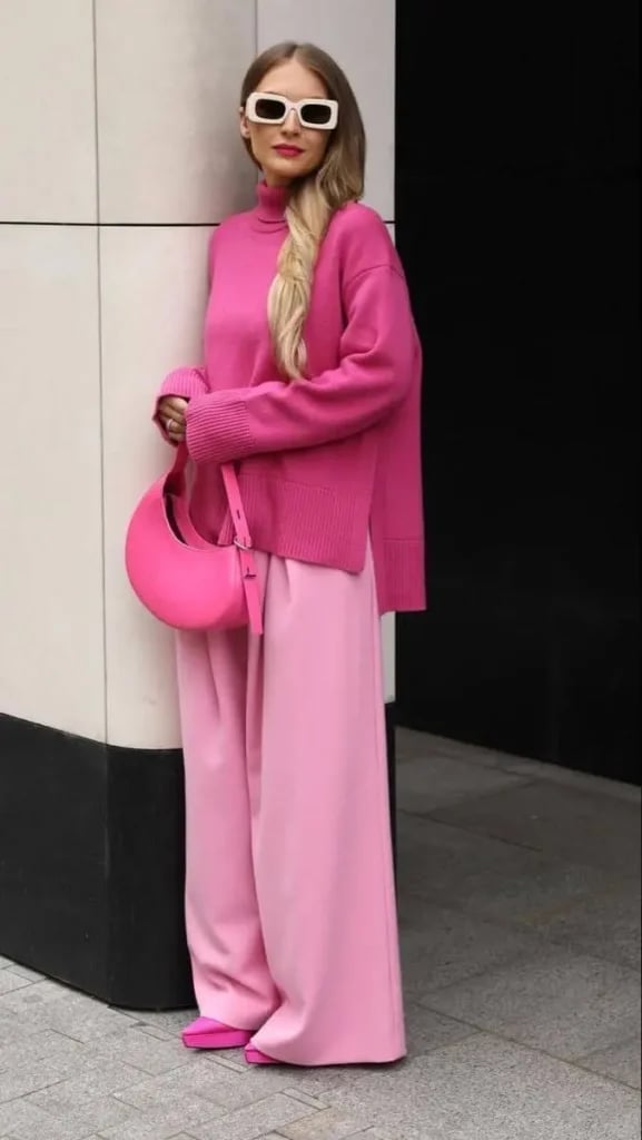 Oversized pink turtleneck and wide-leg trousers Oversized pink turtleneck and wide-leg trousers — Monochrome Outfits