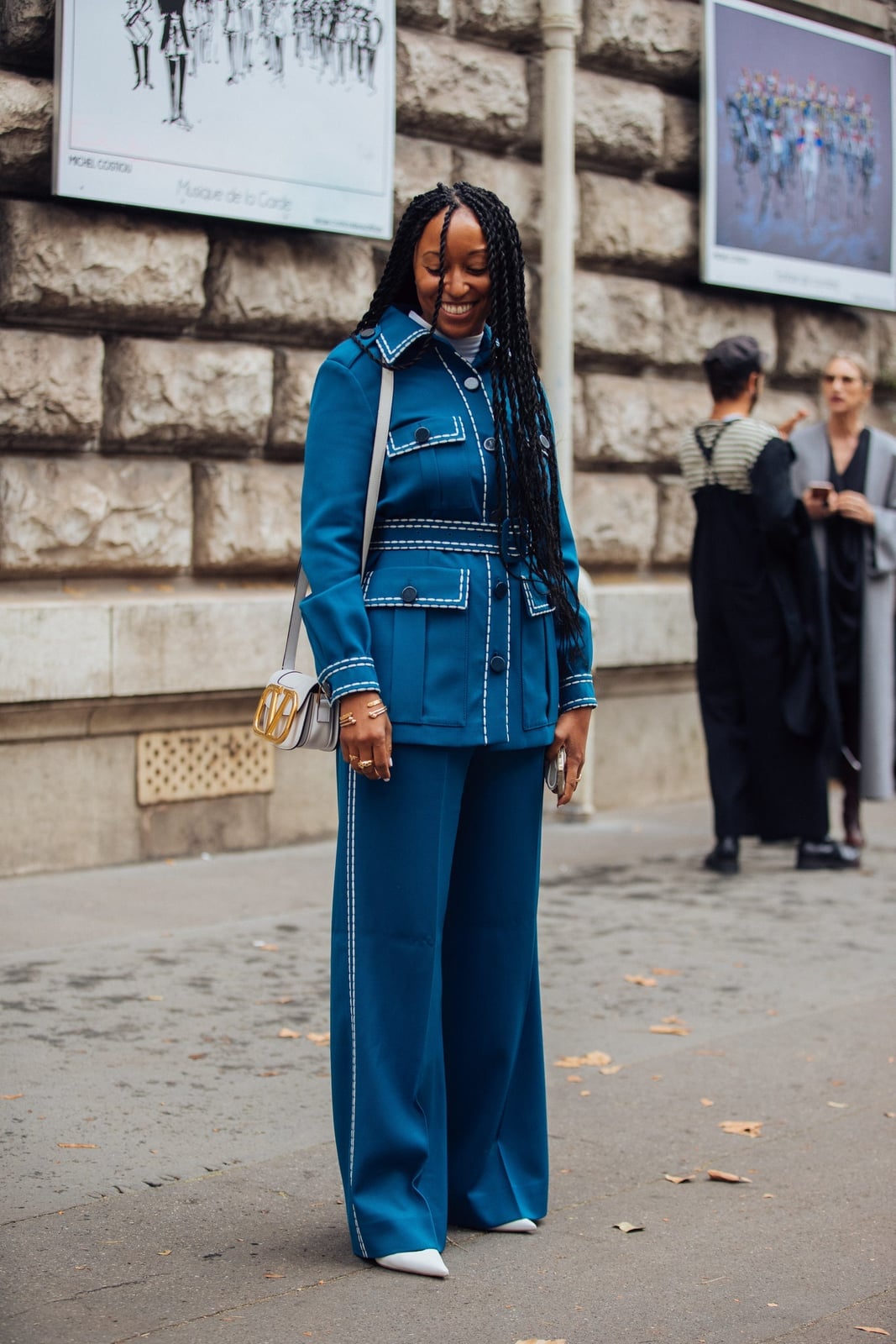 Monochrome blue suit with white contrast stitching Monochrome blue suit with white contrast stitching — Monochrome Outfits