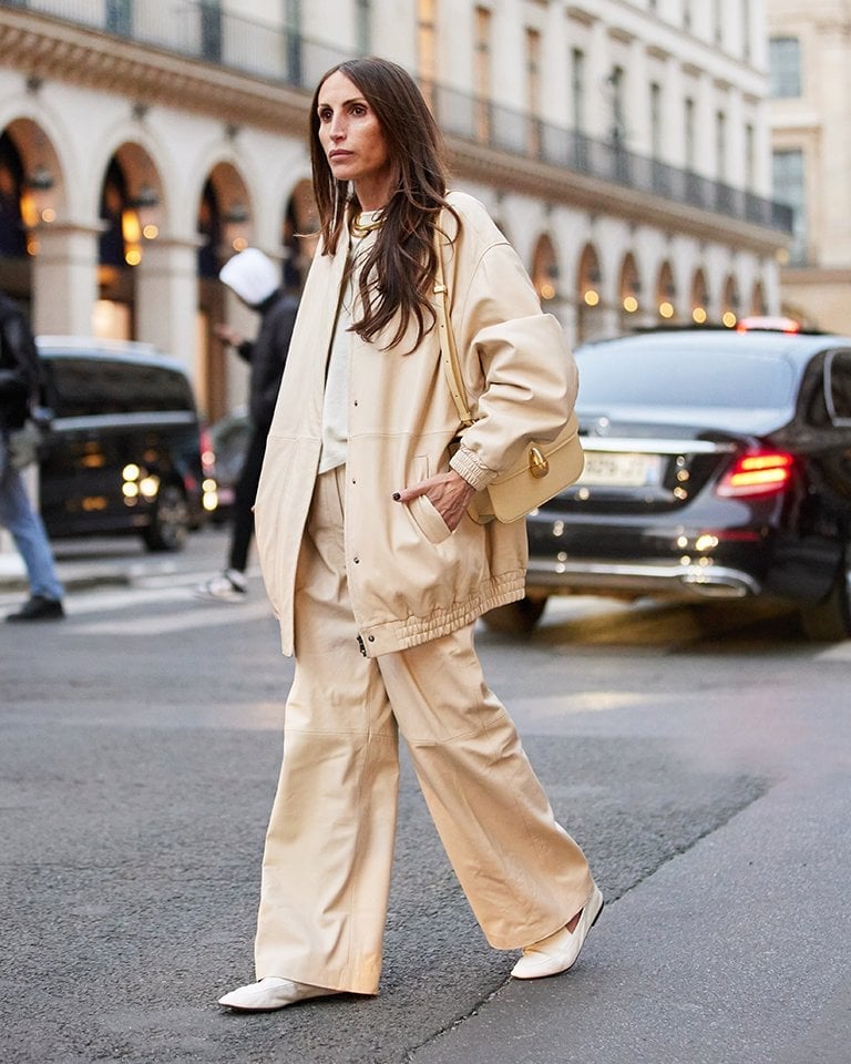 Cream and beige oversized jacket with wide-leg trousers Cream and beige oversized jacket with wide-leg trousers — Monochrome Outfits