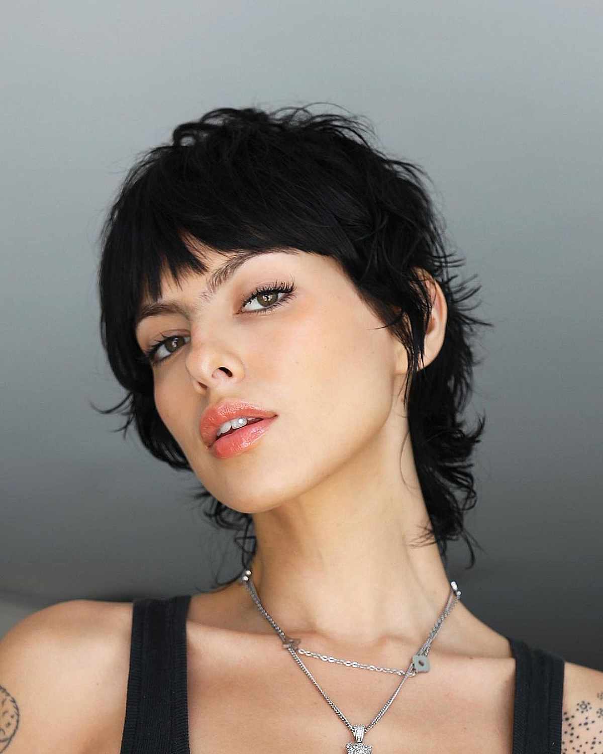 Black Collarbone Mullet With Choppy Bangs Black Collarbone Mullet With Choppy Bangs — Mullet Hairstyles