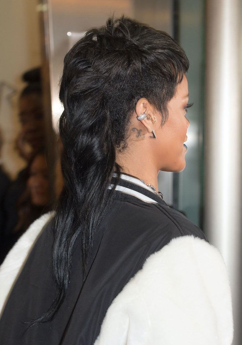 Black Mid-Back Mullet With Shaved Sides Black Mid-Back Mullet With Shaved Sides — Mullet Hairstyles