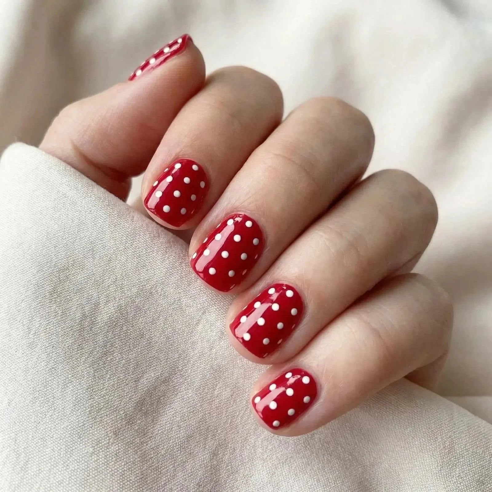 Red And White Polka Dot Short Square Nails Red And White Polka Dot Short Square Nails — Nail Art