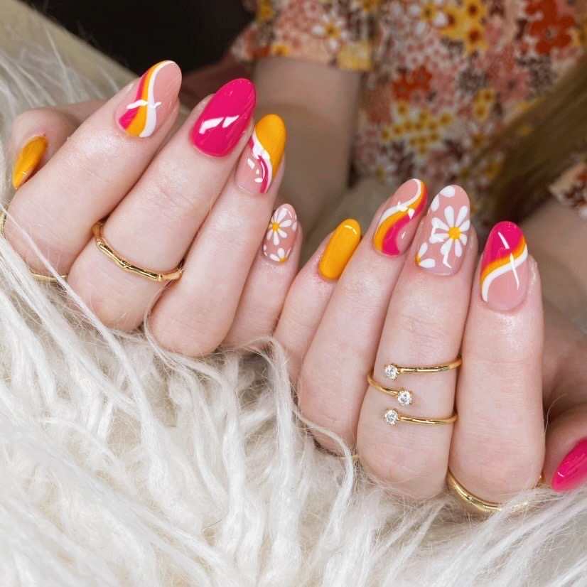 Retro Pink Orange Yellow Daisy Medium Oval Nails Retro Pink Orange Yellow Daisy Medium Oval Nails — Nail Art