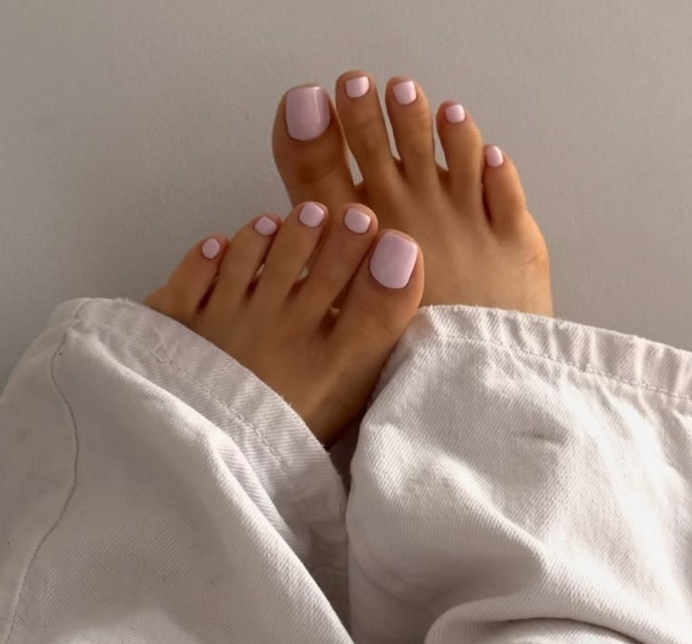 Opaque Light Pink Glossy Short Square Toenails, короткий квадрат Opaque Light Pink Glossy Short Square Toenails, короткий квадрат — Nails and Toes