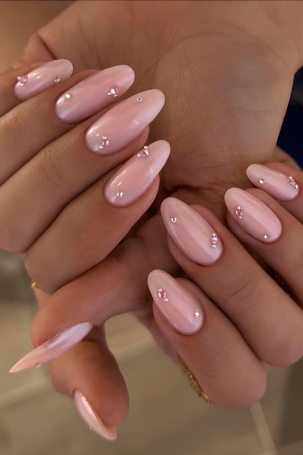 Short Oval Nails with Pale Pink and Subtle Gem Accents Short Oval Nails with Pale Pink and Subtle Gem Accents — Nails with Gems