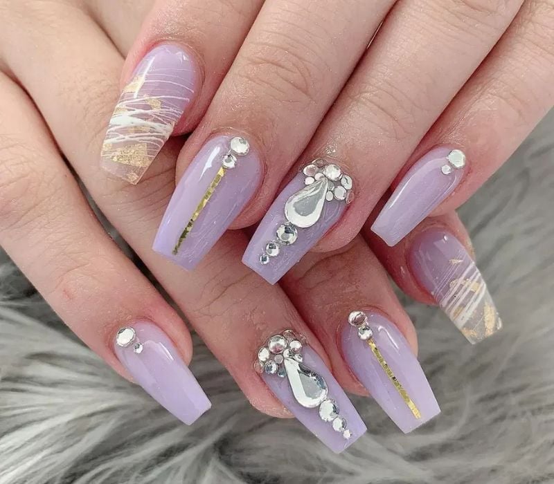 Medium Coffin Nails with Teardrop Gems and Gold Foil Medium Coffin Nails with Teardrop Gems and Gold Foil — Nails with Gems