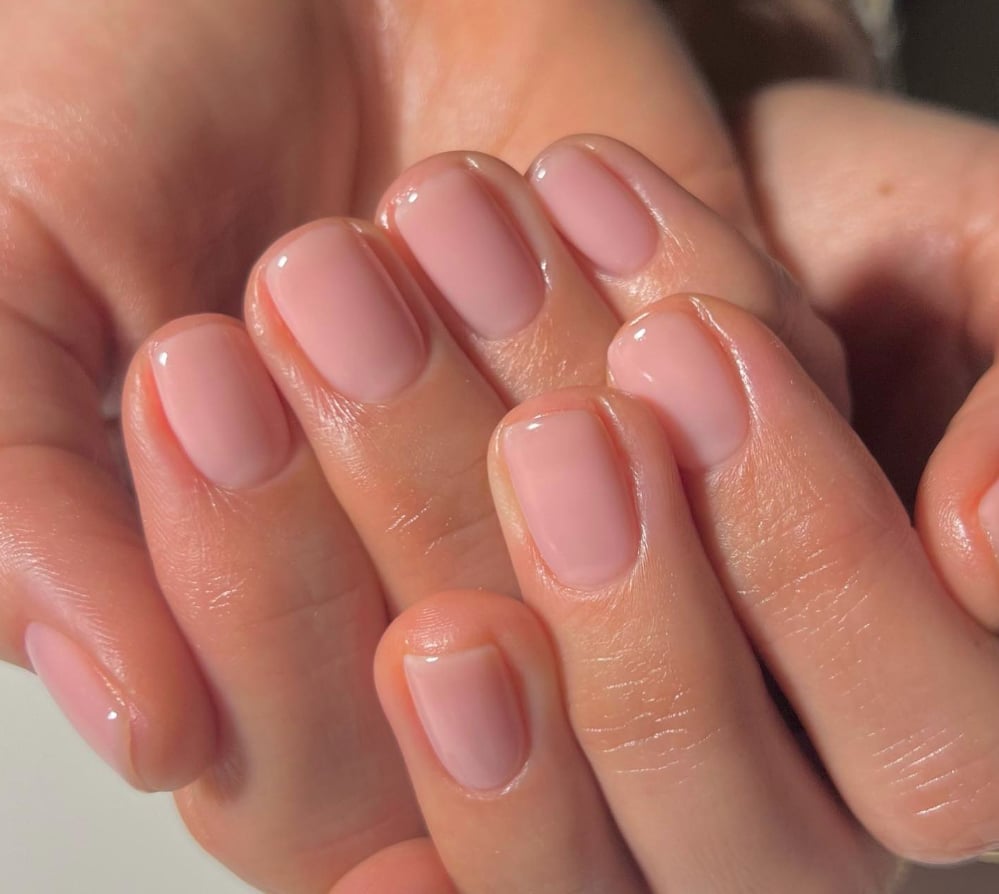 Natural Sheer Nude Pink Short Oval Nails Natural Sheer Nude Pink Short Oval Nails — Natural Nails