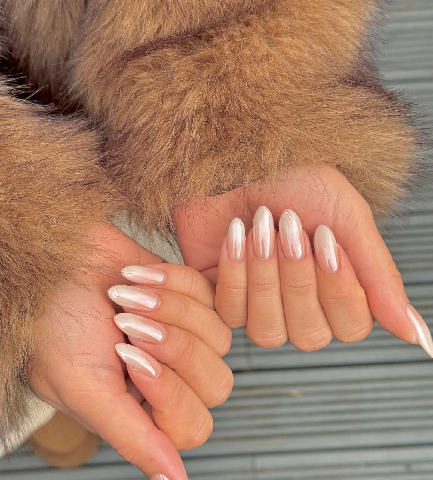 Milky Pearlescent Chrome Medium Almond Nails Milky Pearlescent Chrome Medium Almond Nails — Natural Nails
