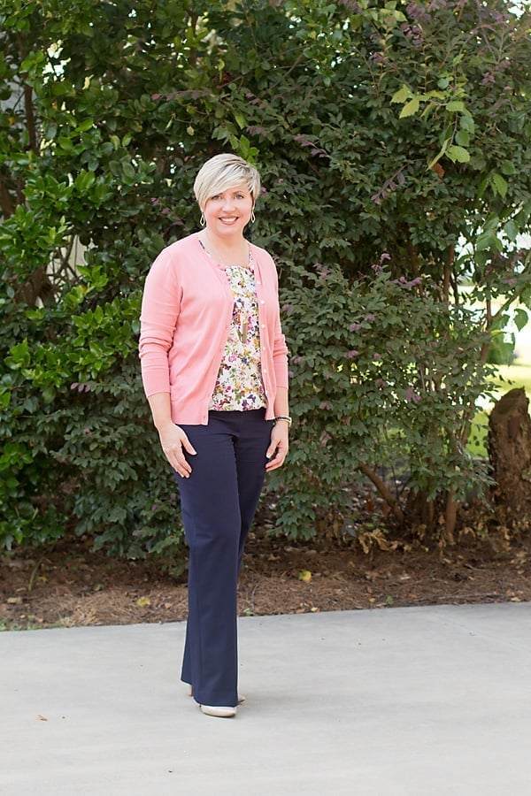 Navy Wide-Leg Pants with Floral Top Navy Wide-Leg Pants with Floral Top — Navy Blue Outfits