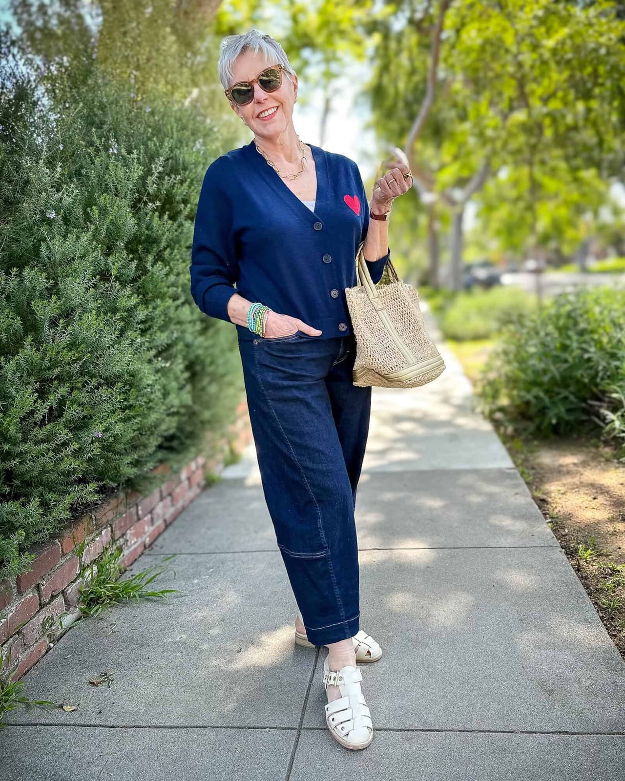 Navy cardigan with dark wash jeans, White Fisherman Sandals Navy cardigan with dark wash jeans, White Fisherman Sandals — Navy Outfits