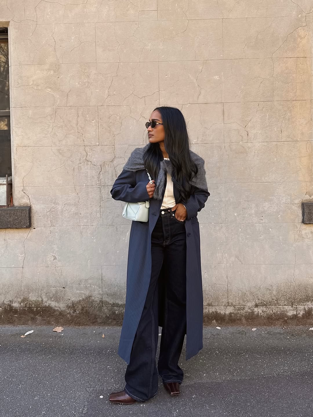 Navy wide leg jeans with pinstripe coat Navy wide leg jeans with pinstripe coat — Navy Outfits