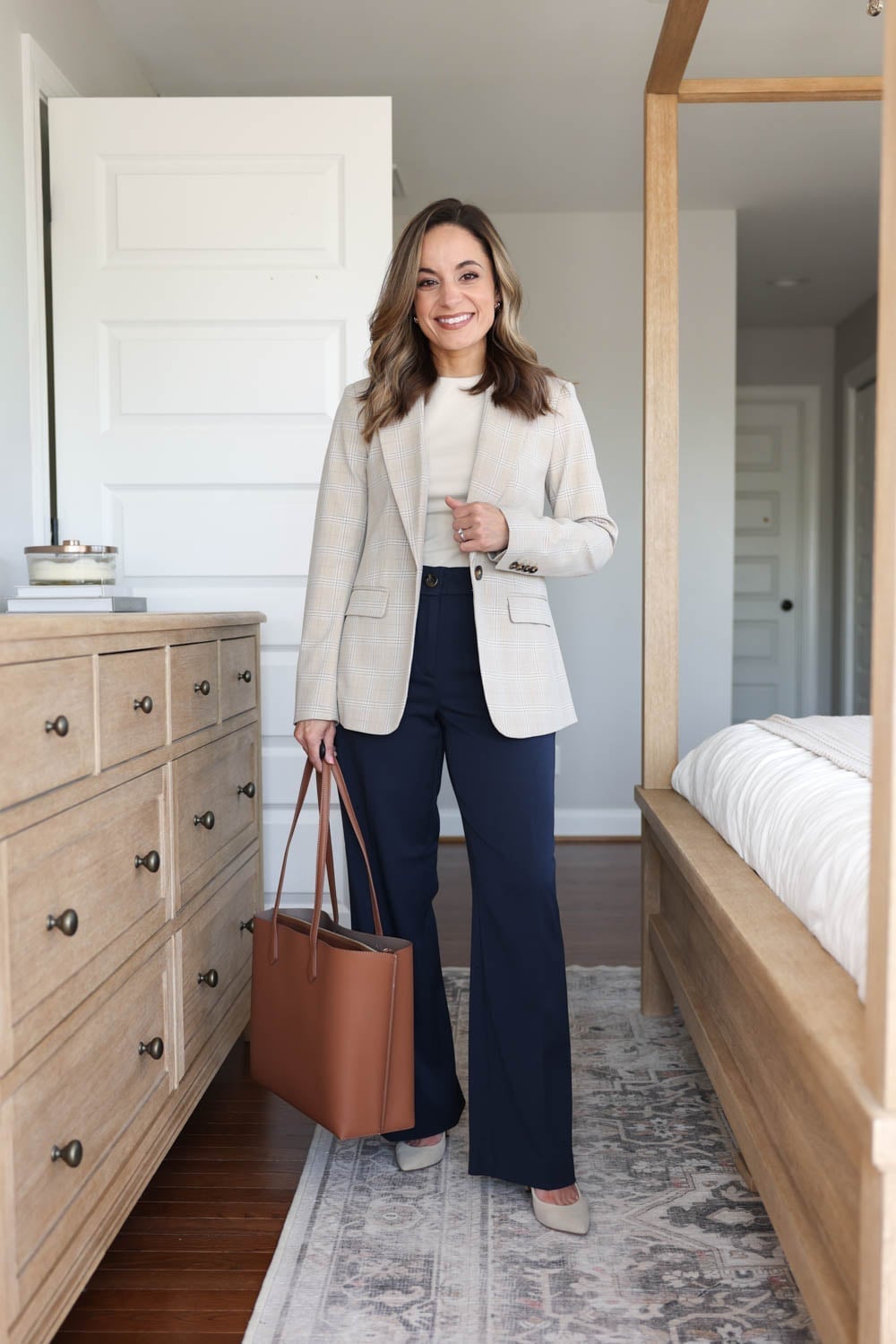 Workwear Navy Trousers With Plaid Blazer Workwear Navy Trousers With Plaid Blazer — Navy Pants Outfits