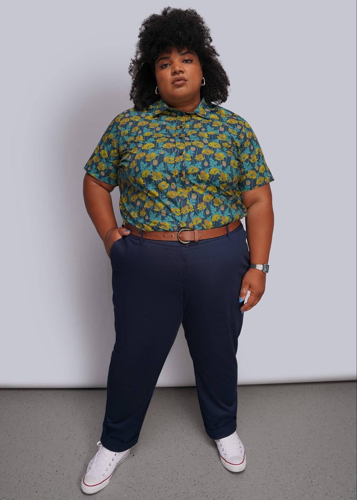 Casual Navy Trousers With Printed Shirt Casual Navy Trousers With Printed Shirt — Navy Pants Outfits
