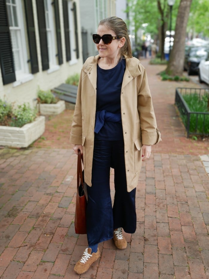 Casual Navy Cropped Trousers With Hooded Jacket Casual Navy Cropped Trousers With Hooded Jacket — Navy Pants Outfits