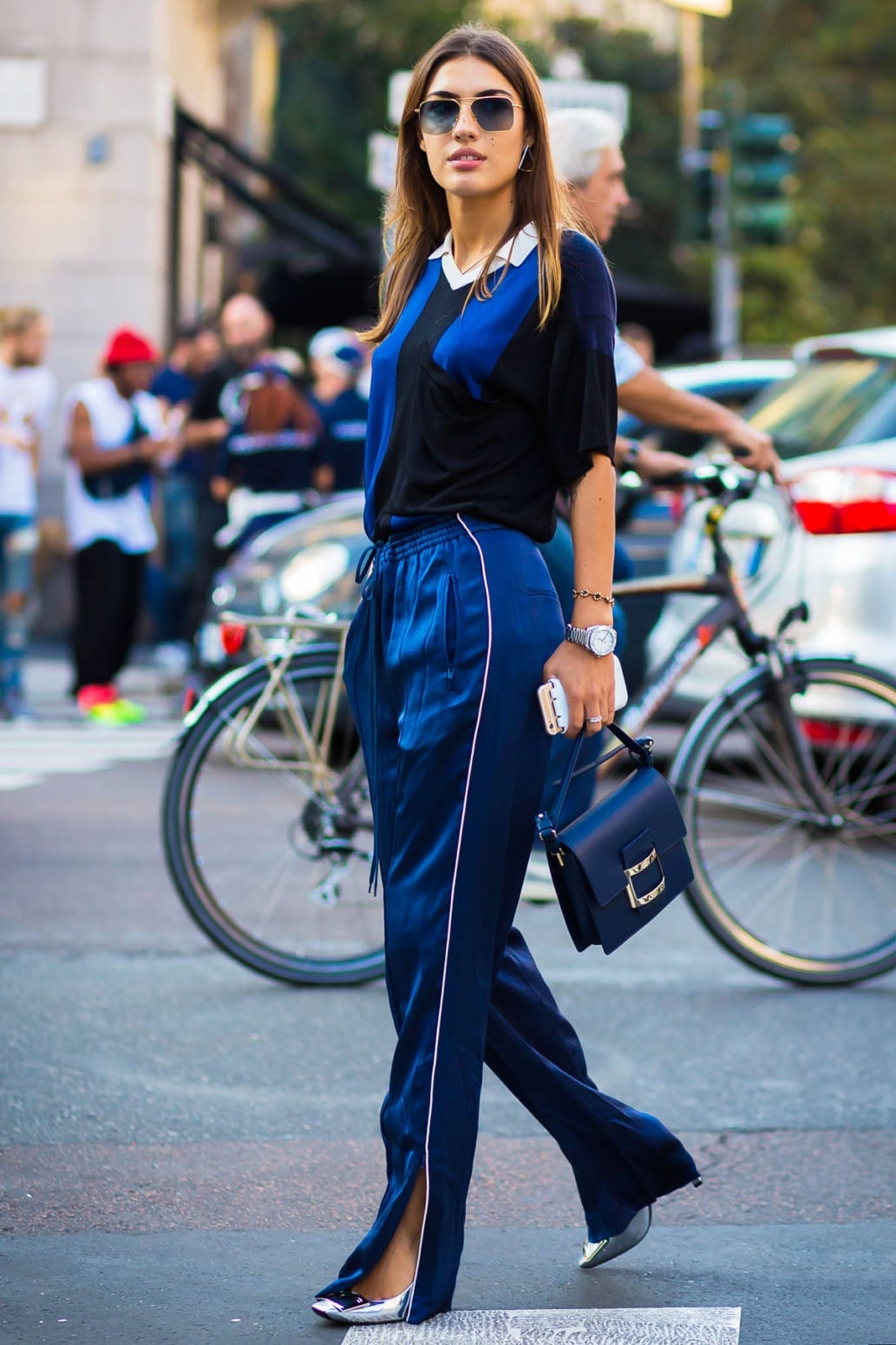 Street Style Navy Trousers With Side Slits Street Style Navy Trousers With Side Slits — Navy Pants Outfits
