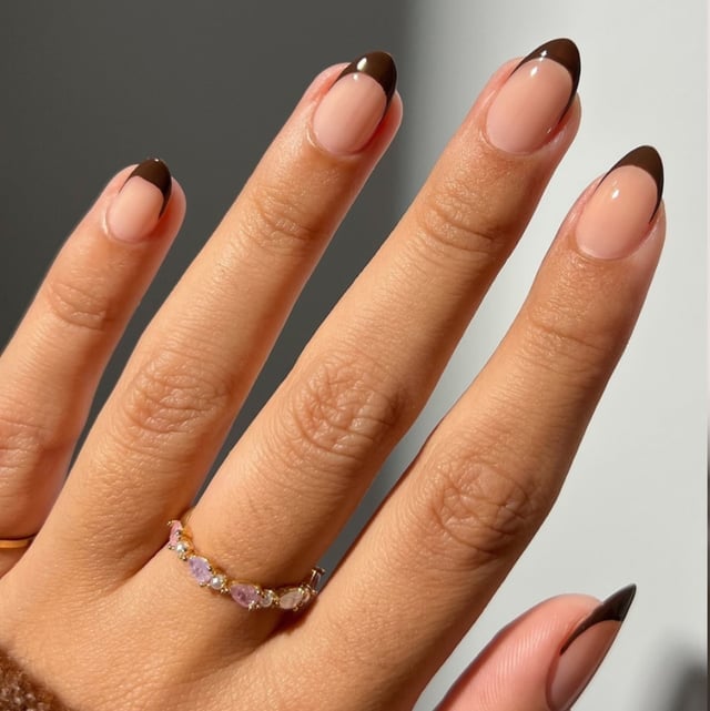 Medium Almond Sheer Nude With Dark Brown French Tips Medium Almond Sheer Nude With Dark Brown French Tips — Neutral Nails