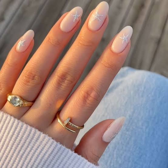 Medium Almond Milky White With Star Accents Medium Almond Milky White With Star Accents — Neutral Nails