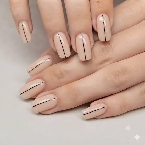 Medium Square Beige With Vertical Black Line Medium Square Beige With Vertical Black Line — Neutral Nails