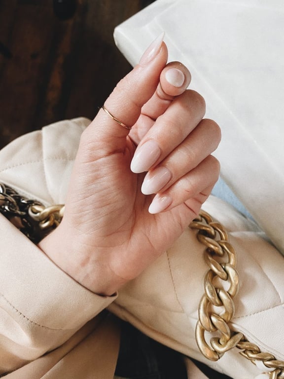 Medium Almond French Ombre With Gold Line Medium Almond French Ombre With Gold Line — Neutral Nails