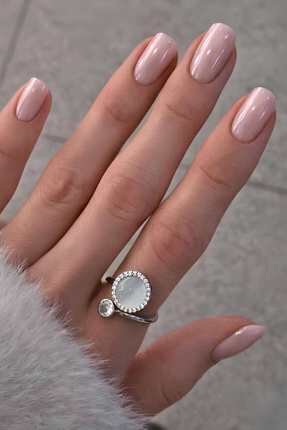Short Almond Sheer Pale Pink Glossy Nails Short Almond Sheer Pale Pink Glossy Nails — Neutral Nails