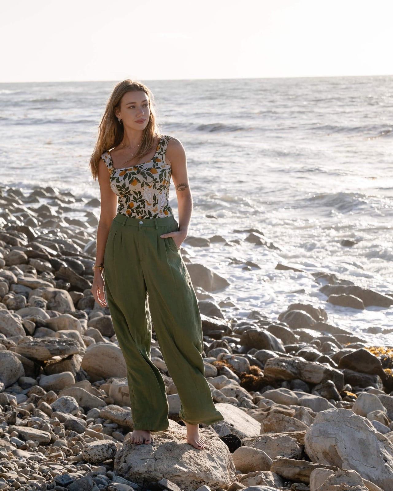 Printed Sleeveless Top with Olive Green Linen Trousers Printed Sleeveless Top with Olive Green Linen Trousers — Nice Outfits