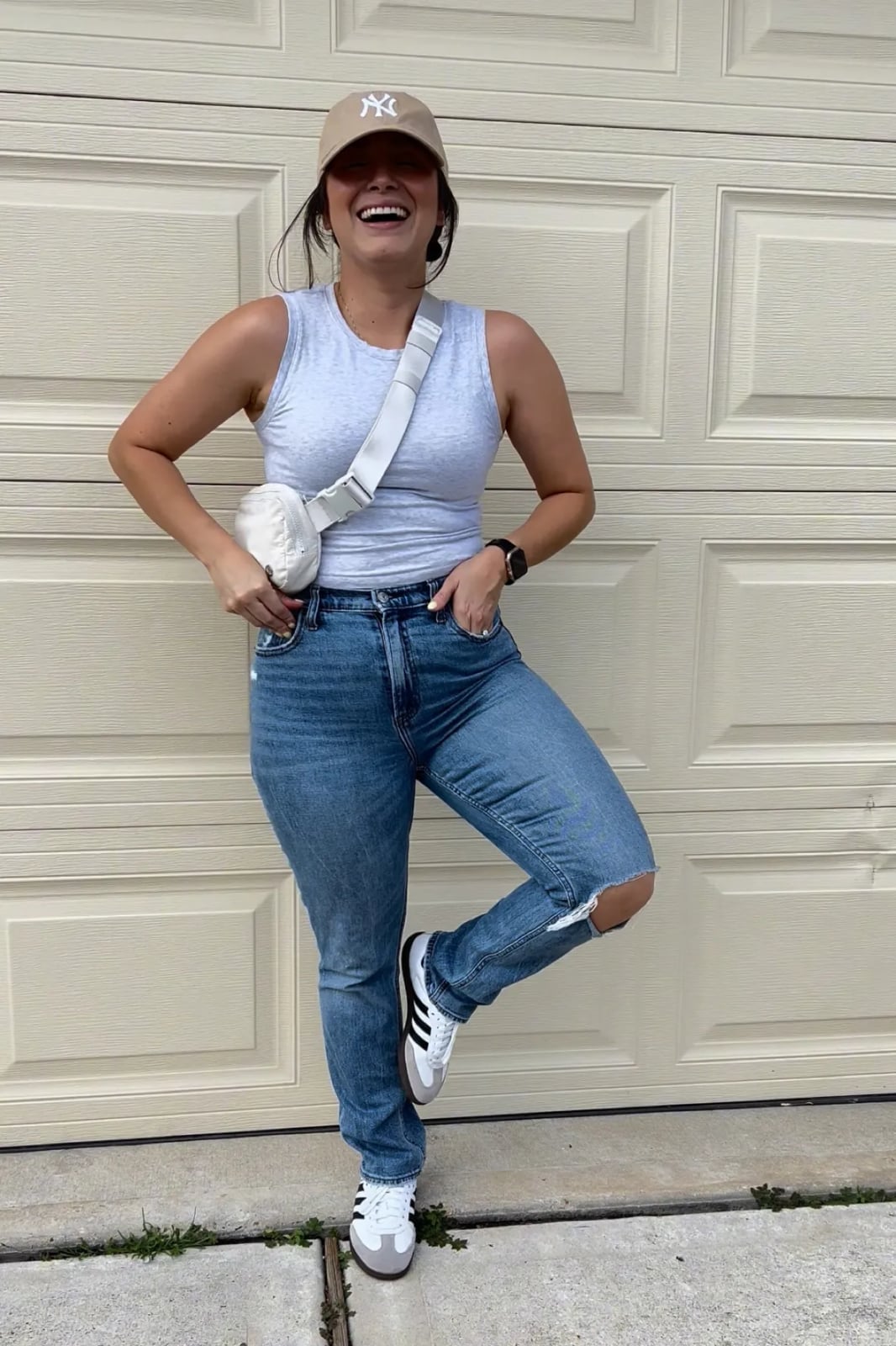 Gray Tank Top with Ripped Knee Blue Jeans Gray Tank Top with Ripped Knee Blue Jeans — Nice Outfits