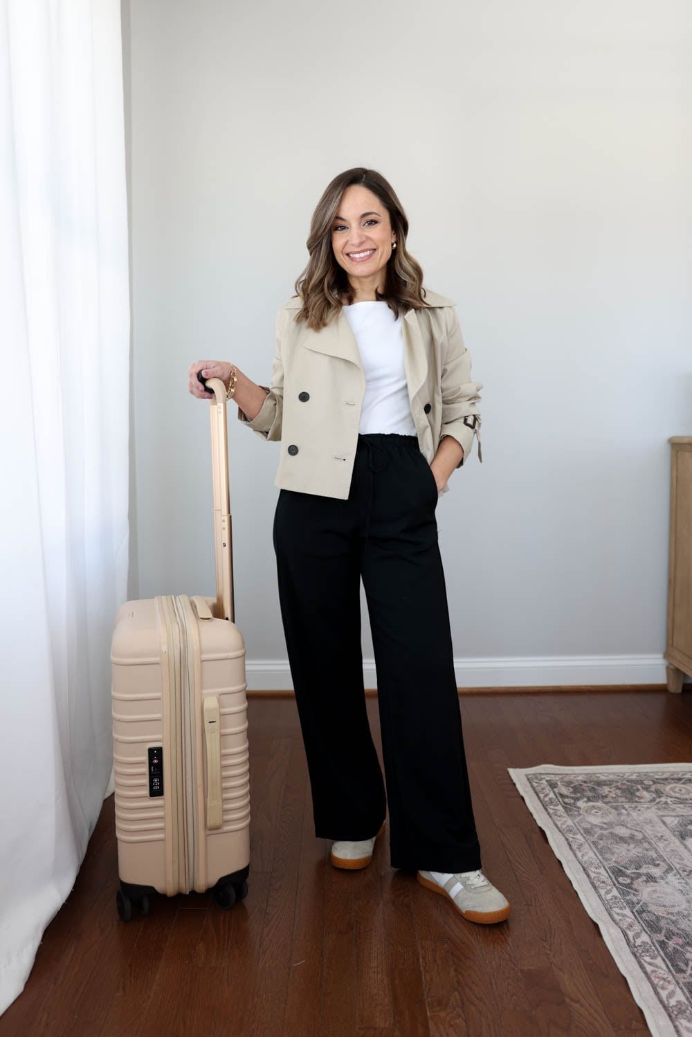 Cropped Beige Trench Coat with Black Wide-Leg Trousers Cropped Beige Trench Coat with Black Wide-Leg Trousers — Nice Outfits
