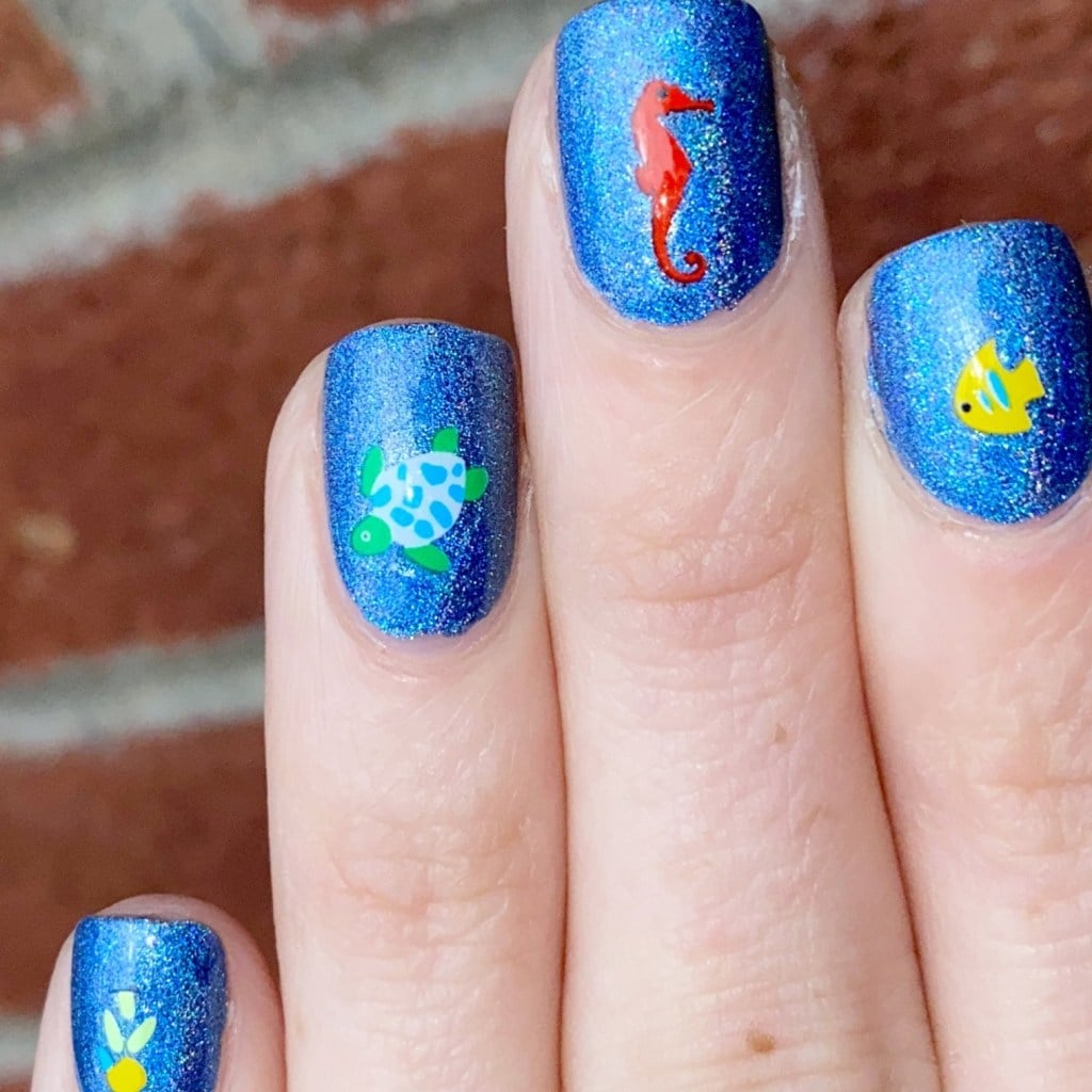 Glittery Blue Sea Creature Short Square Nails Glittery Blue Sea Creature Short Square Nails — Ocean Nails